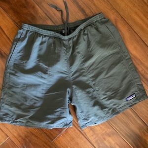 Patagonia baggies 5”